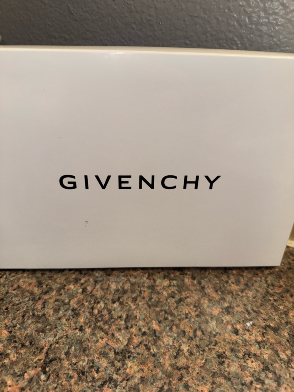 Givenchy washcloths New in the box - Picture 3 of 3